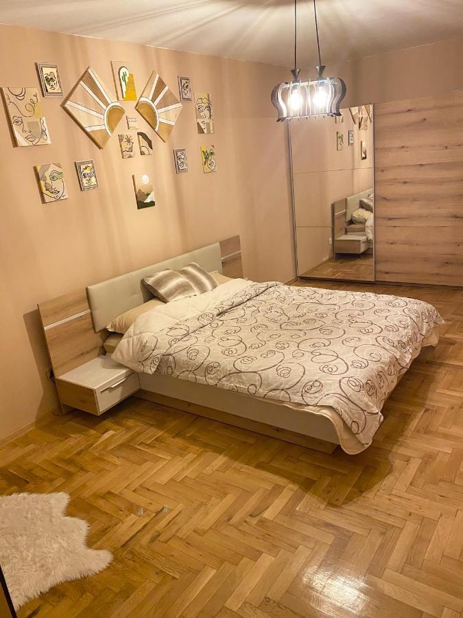 Spacious Next To South Park просторен до южен парк Location Apartament Sofia
