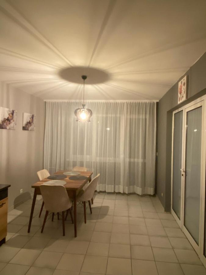 Apartament Spacious Next To South Park просторен до южен парк Location