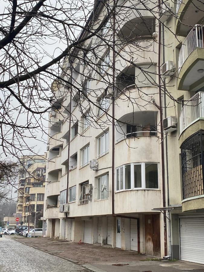 Spacious Next To South Park просторен до южен парк Location Sofia