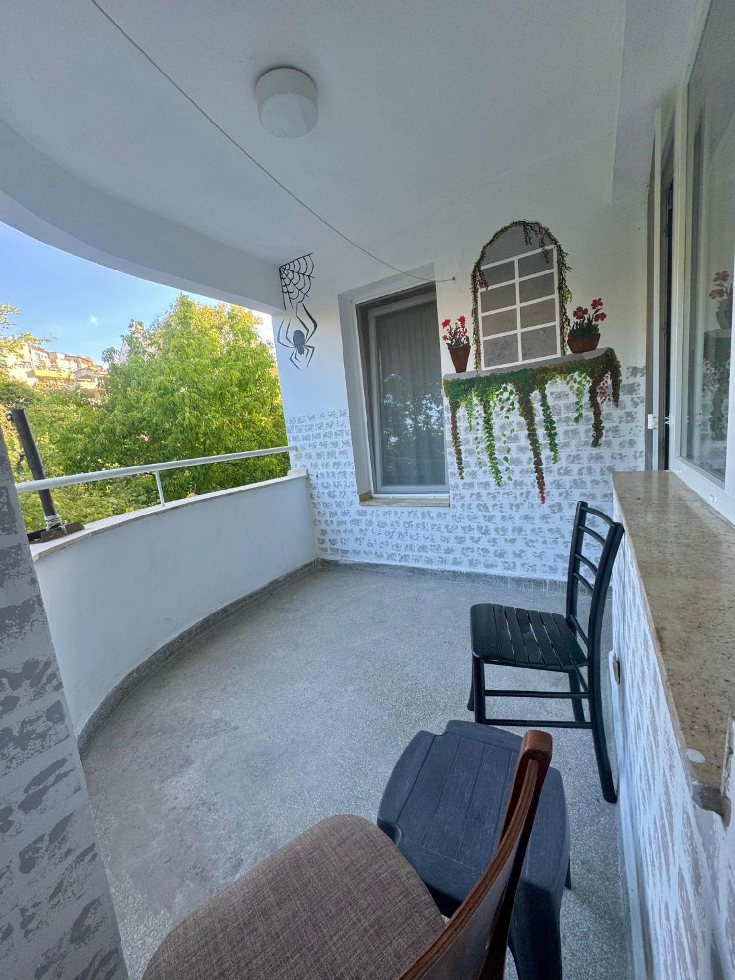 Spacious Next To South Park просторен до южен парк Location Sofia